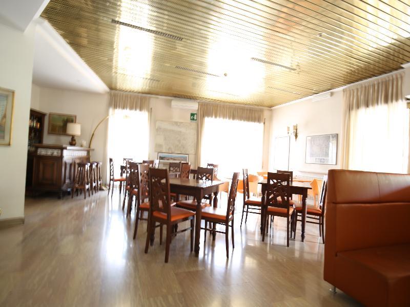 Hotel Derby โรม ภายนอก รูปภาพ