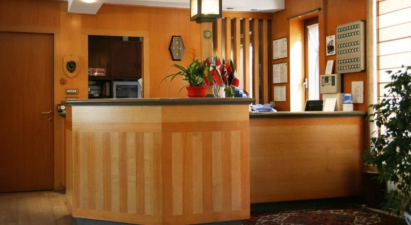Hotel Derby โรม ภายนอก รูปภาพ